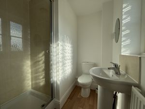 Ensuite- click for photo gallery